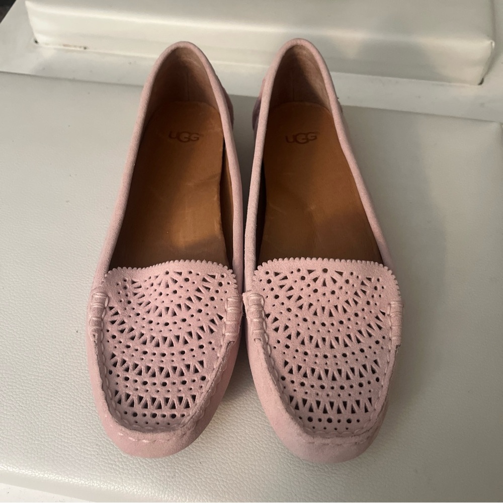 Brand new UGG clair suede Women's Blush Pink Perforated Loafers Sz 7